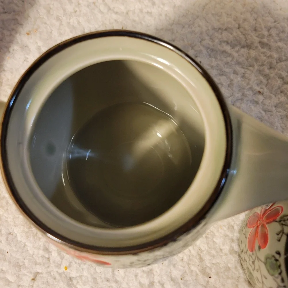 Chinese Teapot With Strainer And 1 Tea Cups, See Photos.. Chip‎ On Cup